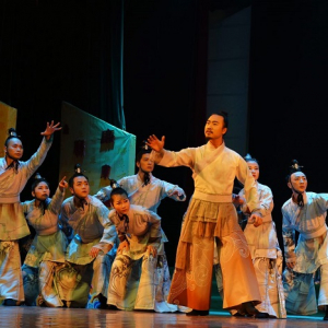 合浦县：举办“不忘初心 崇廉尚廉”廉政主题晚会