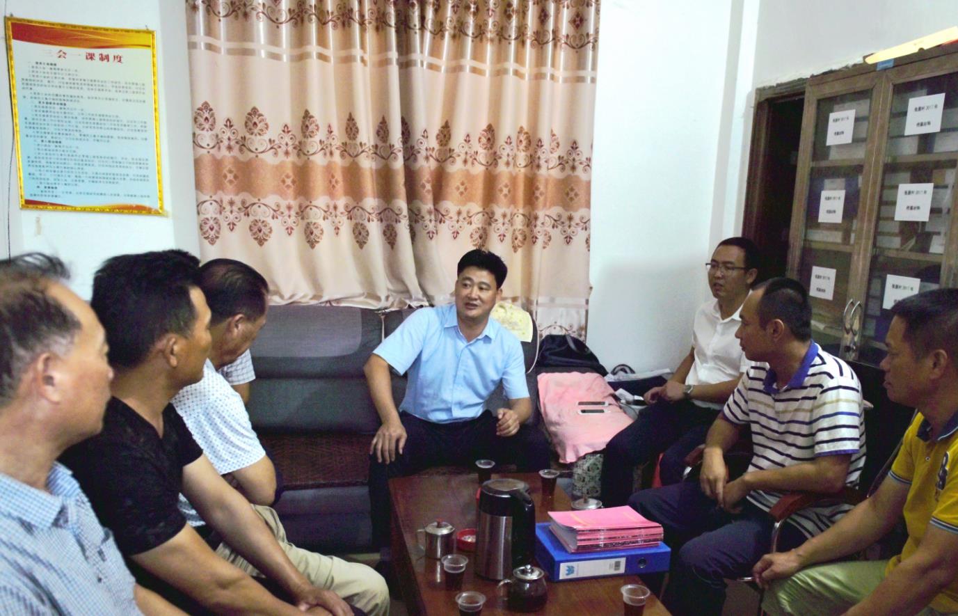 符发胜到石湾镇开展“不忘初心、牢记使命”主题调研